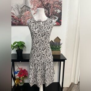 Lark + Grey Women Shift Dress  Size XL Floral Sleeveless Round Neck 100%Viscose